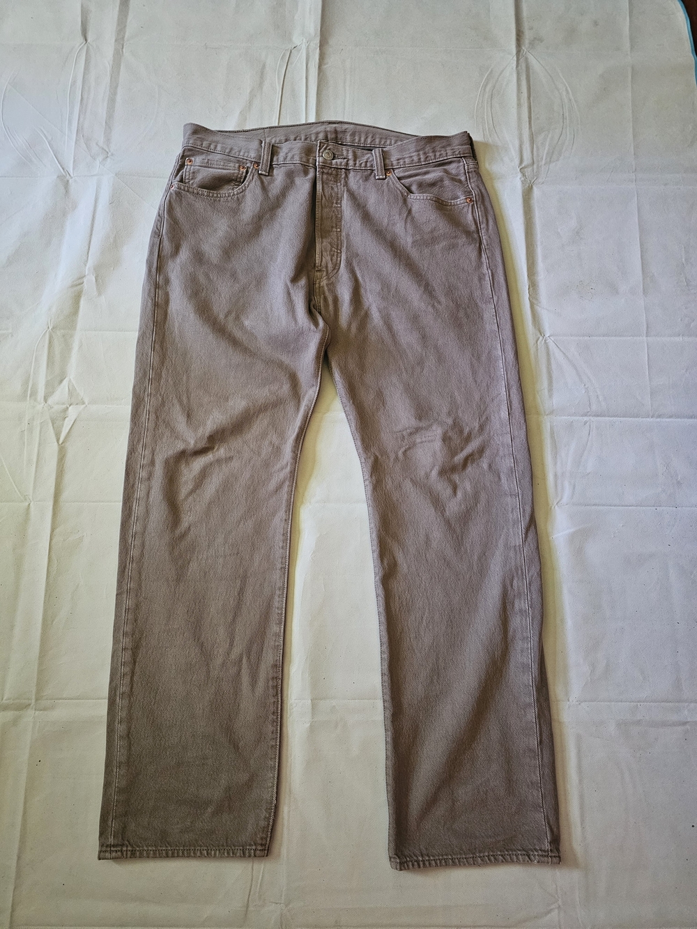 Levi's Straight-Leg Jeans in Taupe
